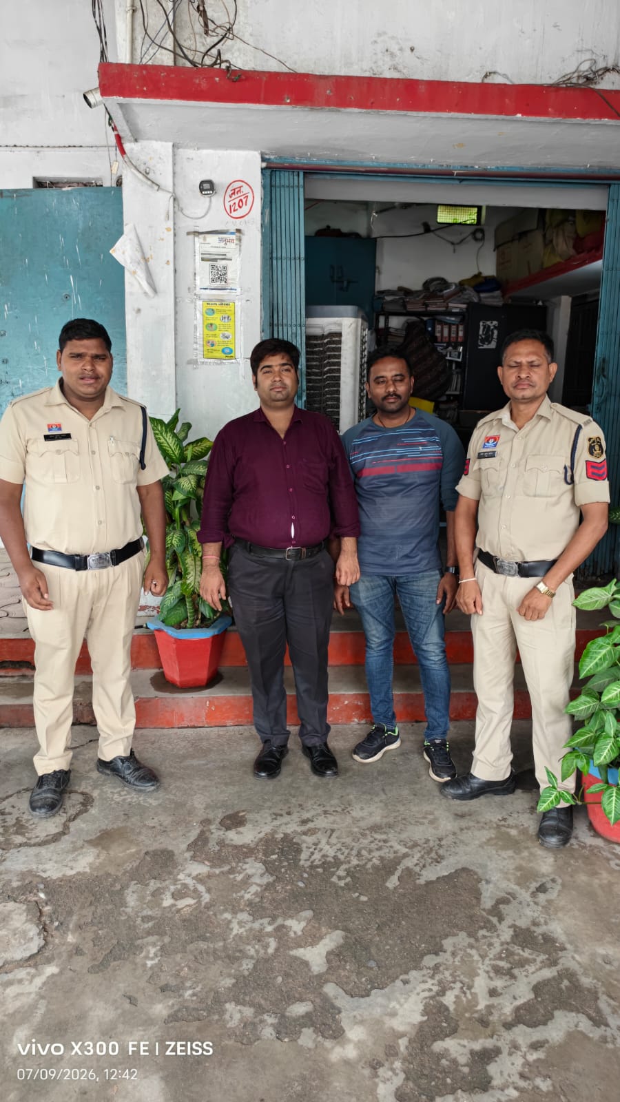 "सजग कोरबा" अभियान: देर रात तक बार चलाने पर 2 मैनेजर गिरफ्तार, ओएनसी और सेंट्रल प्वाइंट बार पर पुलिस का छापा