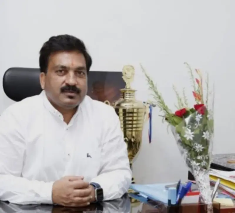 मुख्य चिकित्सा एवं स्वास्थ्य अधिकारी ने मलेरिया प्रभावित गांवों का किया निरीक्षण 