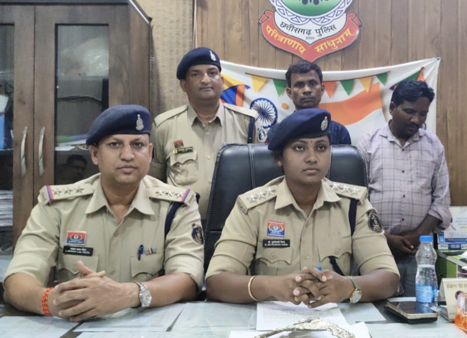 साईं मंदिर से चांदी का मुकुट चोरी करने वाले 2 आरोपी गिरफ्तार, 95 हजार का मुकुट बरामद