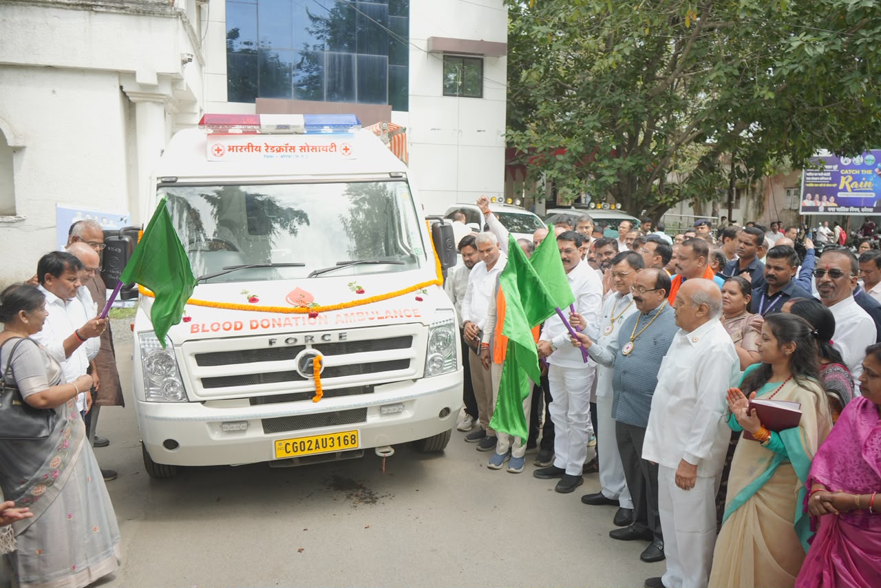 कोरबा में उप मुख्यमंत्री  अरुण साव ने ब्लड डोनेशन वैन को हरी झंडी दिखाकर किया रवाना , रक्तदान को मिलेगा नया विस्तार, जरूरतमंद मरीजों को समय पर उपलब्ध होगा सुरक्षित रक्त